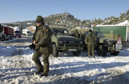 Efectivos del Ejército de Tierra ayudaron en las tareas de rescate cerca del túnel del Bruc.