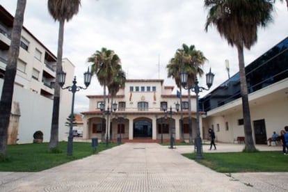 Fachada del Ayuntamiento de Roda de Barà en Tarragona.