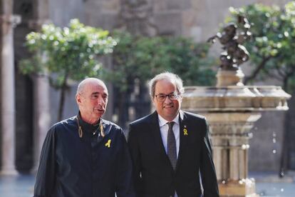Lluís Llach y Quim Torra en el Palau de la Generalitat.