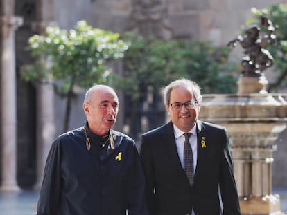 Lluís Llach y Quim Torra en el Palau de la Generalitat.