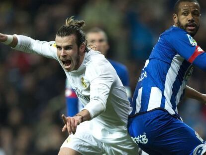 Bale celebra uno de sus goles.