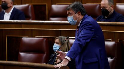 El portavoz del PNV, Aitor Esteban, interviene durante la sesión de control al Gobierno celebrada este miércoles en el Congreso de los Diputados.