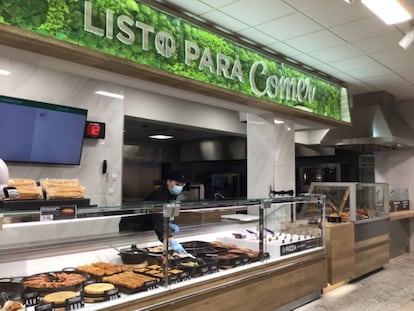 Espacio de 'Listo para Comer' de una de las tiendas de Mercadona que han retomado el servicio.