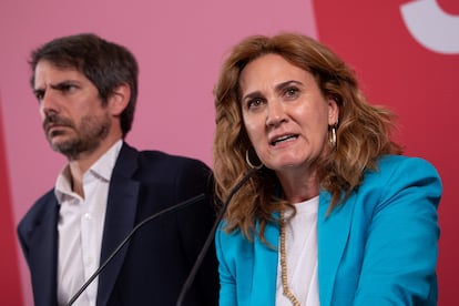 Estrella Galán, cabeza de lista de Sumar a las elecciones europeas, acompañada del portavoz, Ernest Urtasun, el lunes en la sede del partido en Madrid.