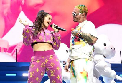 Rosalía amb J Balvin en la darrera edició de Coachella (Califòrnia).