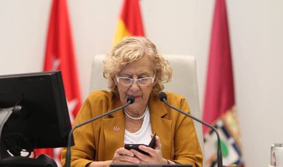 Carmena en una sessió ordinària del ple de Madrid, al juny.