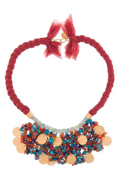 Collar con abalorios y medallones, de Bimba y Lola (52 euros).