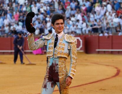 Juanito dio la vuelta al ruedo a la muerte del quinto novillo.