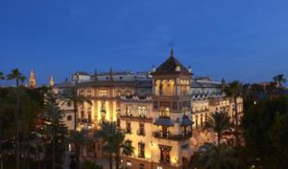 Exterior del hotel Alfonso XIII, en Sevilla.