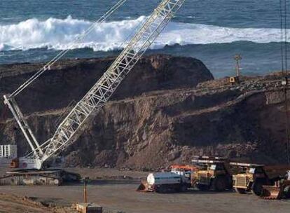 Obras del puerto exterior de A Coruña, financiadas con fondos de la Unión Europea.