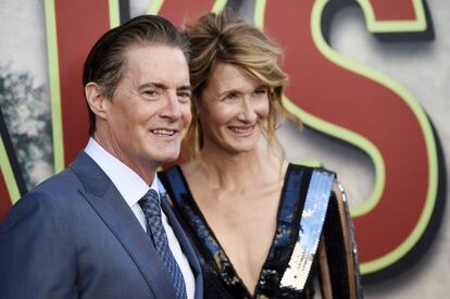 Décadas después de que terminara la relación entre Kyle Maclachlan y Laura Dern en 1980, los dos actores volvieron a grabar juntos en el regreso de la serie ‘Twin Peaks’, concretamente fue una escena de sexo. “Teníamos esa escena que teníamos que hacer juntos y requería algo de desnudez […] Así que Laura y yo nos dijimos algo como 'Está bien, aquí vamos. Bienvenido de nuevo, 25 años después’Sí, fue extraño, pero nos reímos”, contó Maclachlan a Ellen DeGeneres. 