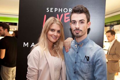 Josefina y Dani, ayudantes de belleza de S Moda.