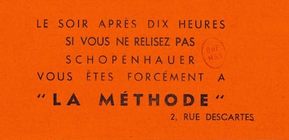 La muestra es un eco de 'Juego de la Guerra', que él mismo empezó a desarrollar en los años 50 y que creó oficialmente en 1965. Arriba, el bar La Méthode anuncia la Internacional Situacionistaen octobre de 1958.