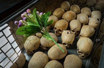 Cráneos de las víctimas asesinadas en 1994 en la iglesia de Ntarama, Ruanda, homenajeadas durante el 25 aniversario del genocidio, el pasado 5 de abril.