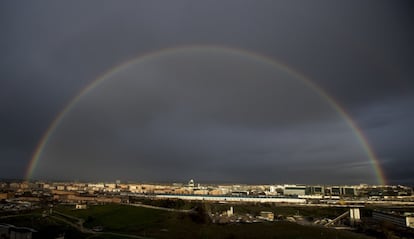 El arcoíris sobre Madrid, en un imagen tomada desde el barrio de Fuencarral.