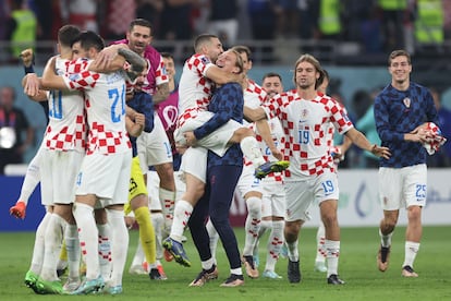Los jugadores de Croacia festejan su victoria frente a Marruecos.