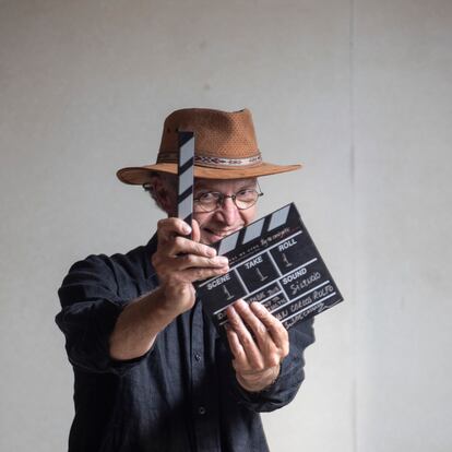 El cineasta mexicano Juan Carlos Rulfo en su casa en la Ciudad de México el 17 de abril del 2024.