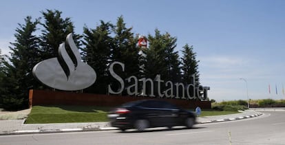 Vista de la Ciudad Financiera del Banco de Santander en la localidad de Boadilla del Monte (Madrid).