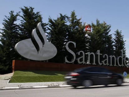 Vista de la Ciudad Financiera del Banco de Santander en la localidad de Boadilla del Monte (Madrid).