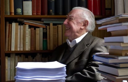 José Ricardo Morales en su casa de Santiago de Chile