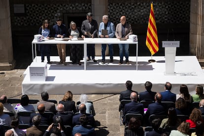 Dvd 1266
Barcelona 13/05/2025
Representantes del Govern, partidos y entidades, durante el acto de la firma del Pacte Nacional per la Llengua, en el Institut Estudis Catalans. Foto: Gianluca Battista