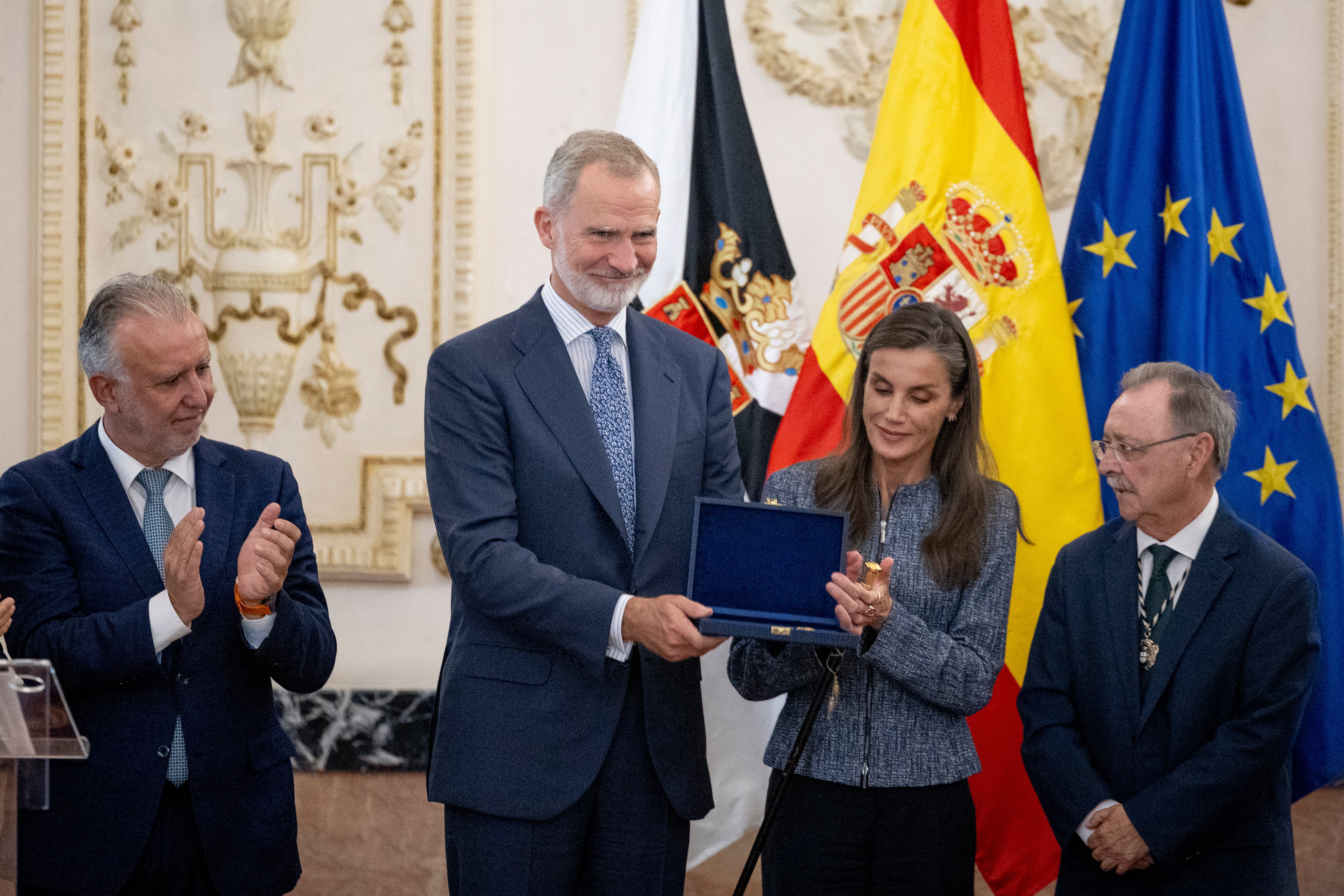 Última hora de la visita de los Reyes a Ceuta, en directo | Vivas avisa de que Ceuta “es una olla a presión que en cualquier momento puede estallar”