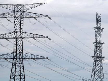 La deuda del sistema eléctrico se recorta hasta los 18.851 millones, pero no se terminará de pagar hasta 2028