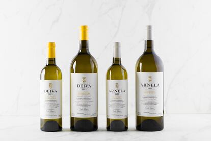 Botellas con los nuevos vinos que elaborará Vega Sicilia en Galicia.