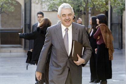 LLegada de Pasqual Maragall esta mañana al Palau de la Generalitat para la reunión del Consejo Ejecutivo.