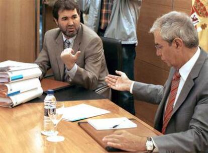 Anxo Quintana y Emilio Pérez Touriño, ayer en la reunión del Consello de la Xunta en Santiago.