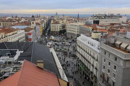 Vistas de la Puerta del Sol desde la terraza de uno de los futuros apartamentos de lujo del complejo de Canalejas. 