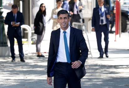 Rishi Sunak, primer ministro del Reino Unido, llegaba este jueves a la reunión de los líderes europeos celebrada en Granada. 