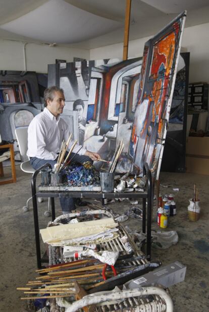 "La vida de un artista se centra en mirar. Me siento aquí, miro y saco fallos de todos lados", cuenta Eduardo Chillida Belzunce.
