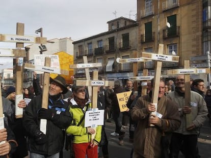 Vecinos de Guadalajara protestan por el cierre de las urgencias.