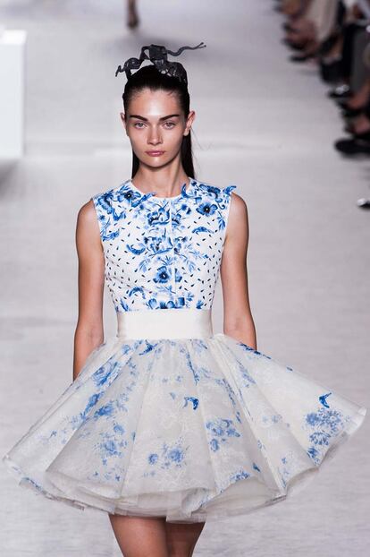 El delicado jardin de Giambattista Valli