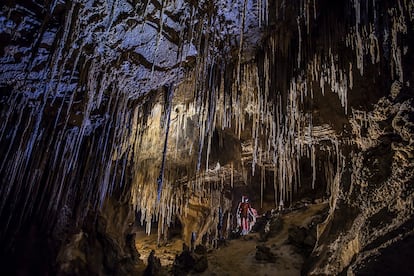 Travesía de la cueva Tonio-Cañuela (Cantabria).