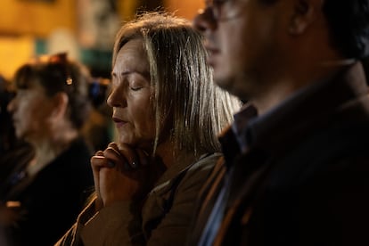 Simpatizantes de Uribe se reunieron en una velada religiosa.