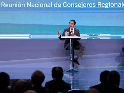 Rogelio Ramírez de la O habla en la Reunión Nacional de Consejeros Regionales de BBVA, el 6 de junio en Ciudad de México.