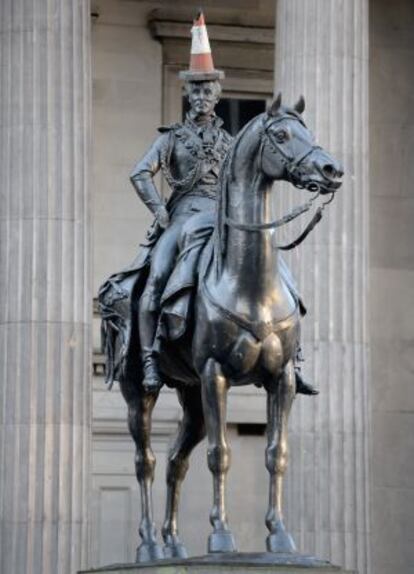Estatua ecuestre del primer duque de Wellington, en la elegante Royal Exchange Square de Glasgow.