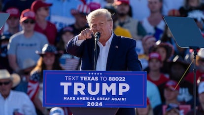 Donald Trump speaks during a 2024 election campaign rally in Waco, Texas, March 25, 2023. 