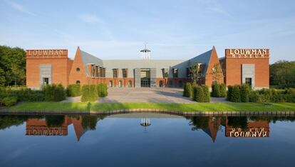 El exterior del museo Louwman.
