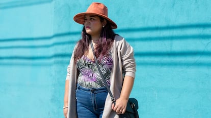 Vestidos de todos los estilos, camisetas básicas o bermudas vaqueras en tallas grandes de mujer para el verano en la web de C&A.