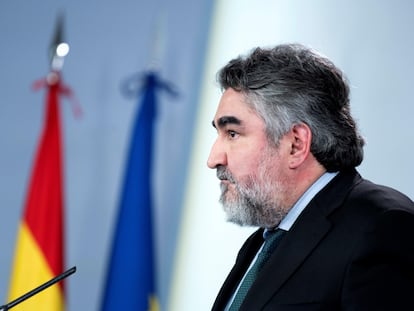 Fotografía facilitada por Moncloa del ministro de Cultura, José Manuel Rodríguez Uribes, durante la rueda de prensa ofrecida este martes en el Palacio de la Moncloa.