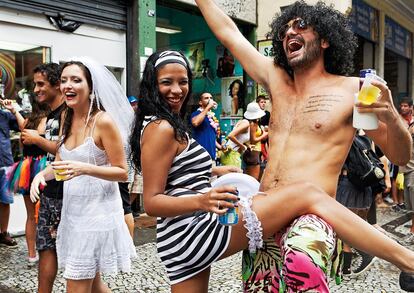 La fiesta, en sus primeras horasen el barrio de Lapa.