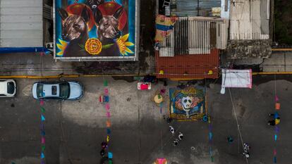 Un mural del perro xoloitzcuintle monumental, ya que este es considerado como un perro emblemático en la tradición del día de muertos, al ser el animal que conduce a los muertos hacia el inframundo, de acuerdo a la cosmovisión prehispánica. 