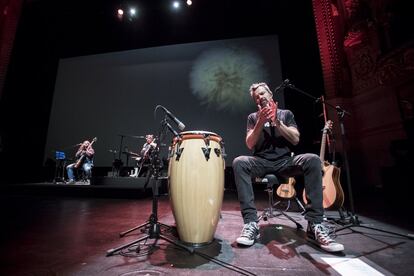 Prueba de sonido antes del concierto del grupo Jarabe de Palo, en el Gran Teatre del Liceu de Barcelona en 2017.