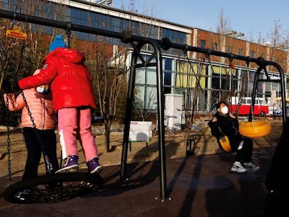 Niños en un parque en Pekín