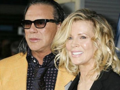 Mickey Rourke y Kim Basinger en la presentaci&oacute;n de &#039;The informers&#039;, en abril de 2009.