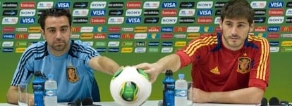 Xavi y Casillas.
