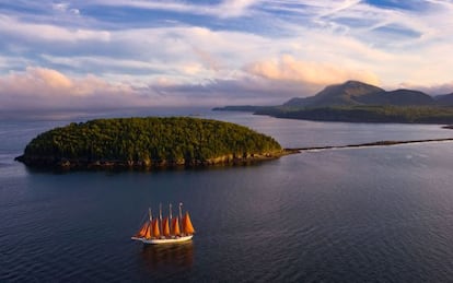 Crucero a bordo del velero Margaret Todd Windjammer, cerca de Bar Harbor, en la costa de Maine (Estados Unidos).